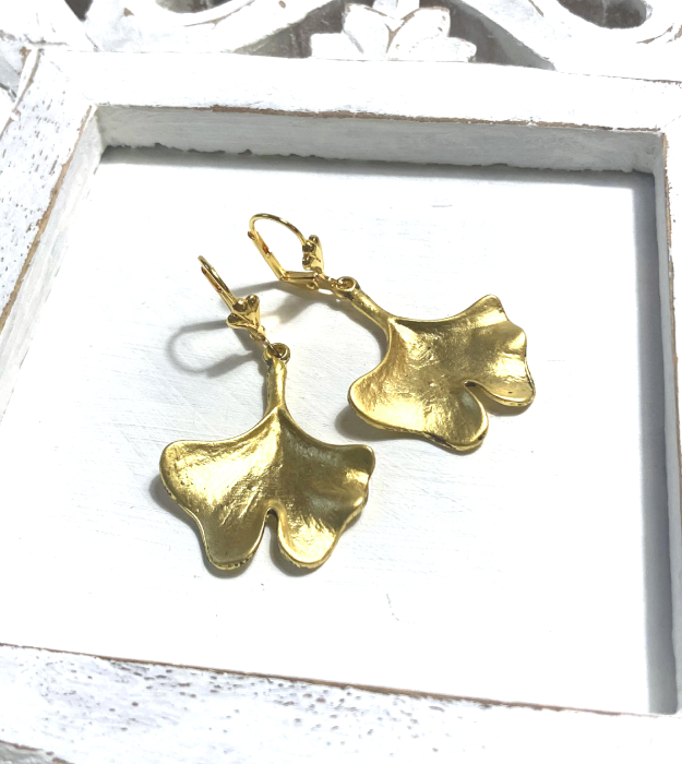 Ginkgo Biloba oorbellen in goud
