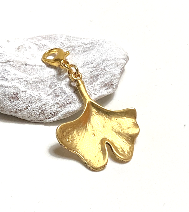 Ginkgo Biloba hanger in goud