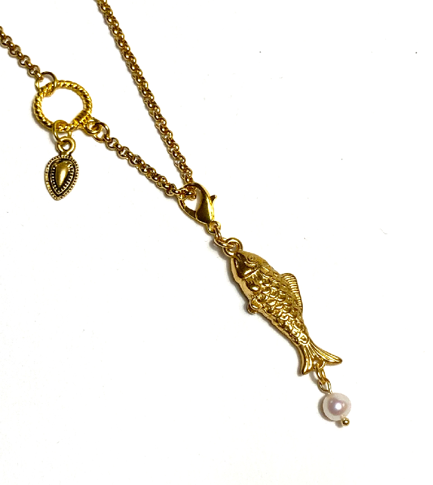 Gouden vis hanger met zoetwaterparel