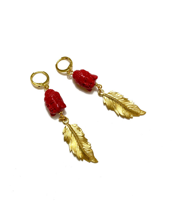 Rode Boeddha Oorbellen met messing Veertjes