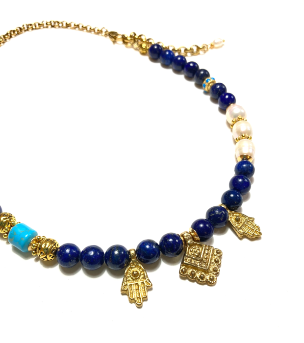 Blauwe Lapis Ketting met Hamsa Bedels in goud - Afbeelding 2