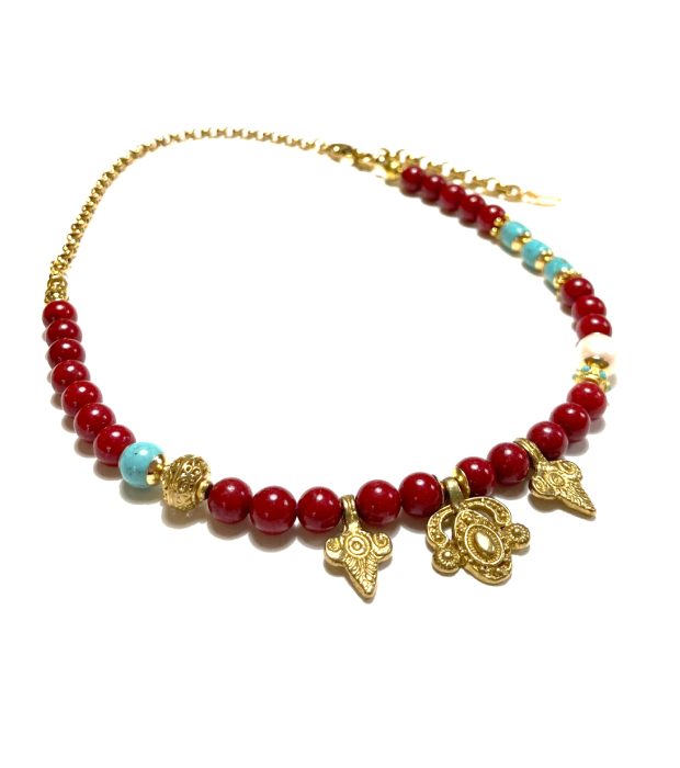 Rode Jade Ketting met Bedels in goud Rode Jade Ketting met Bedels in goud