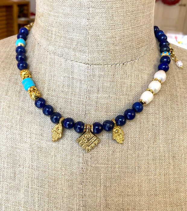 Blauwe Lapis Ketting met Bedels in goud 2